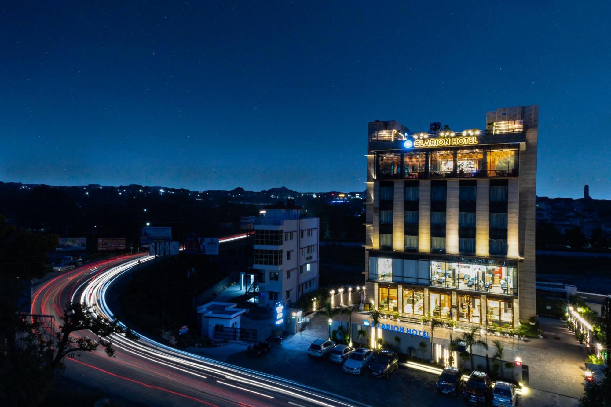 Clarion Hotel Déhrádún Exteriér fotografie